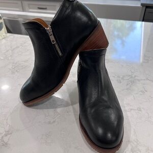 Xena Women's Black Leather Ankle/Work Boots